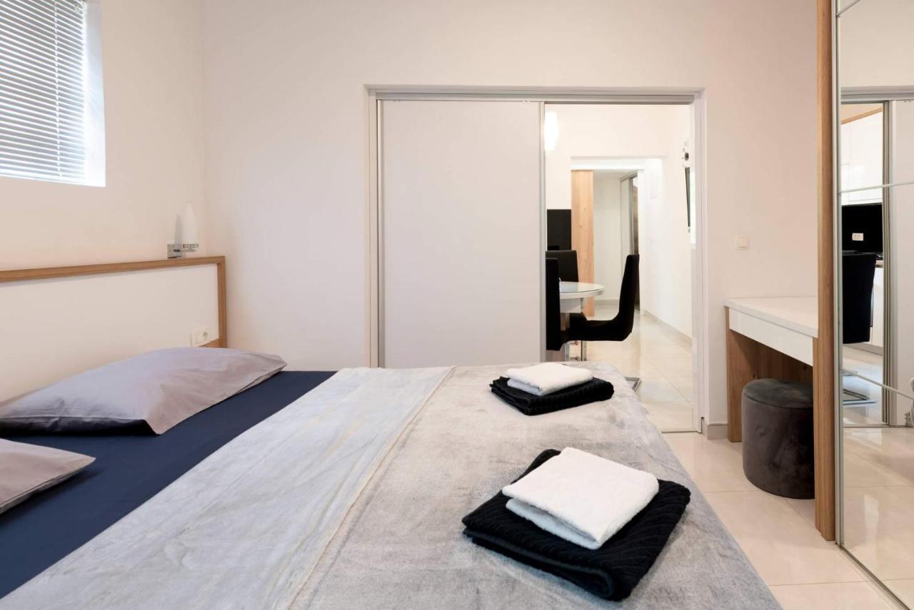 Apartment White Pearl Ražanac Екстериор снимка