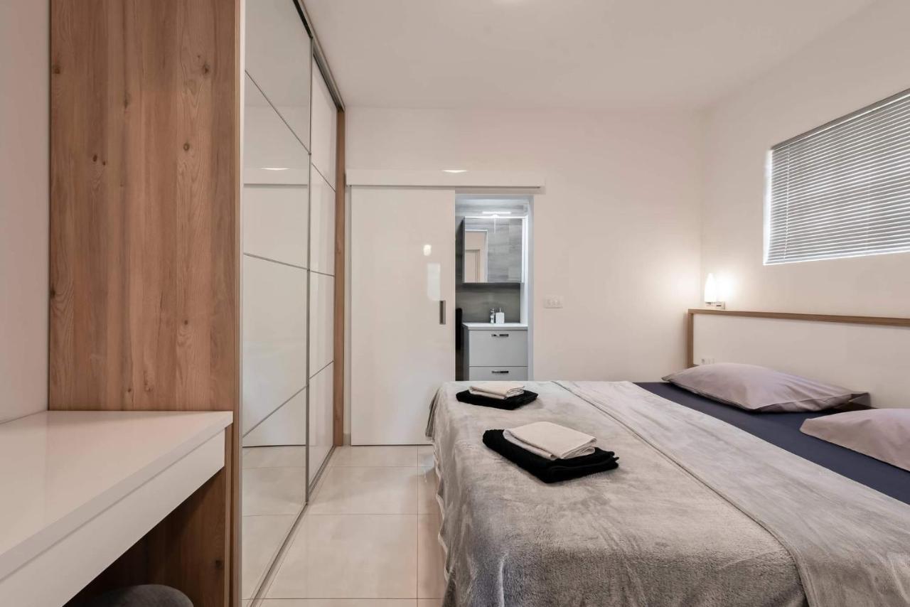 Apartment White Pearl Ražanac Екстериор снимка